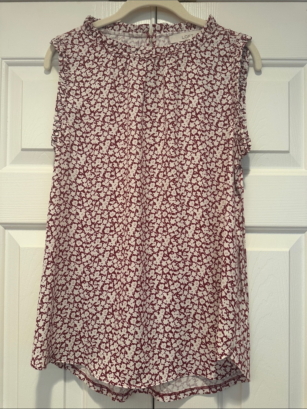 LOFT Mixed Media White and Burgundy Floral Ruffle-Trim Sleeveless Top size Small